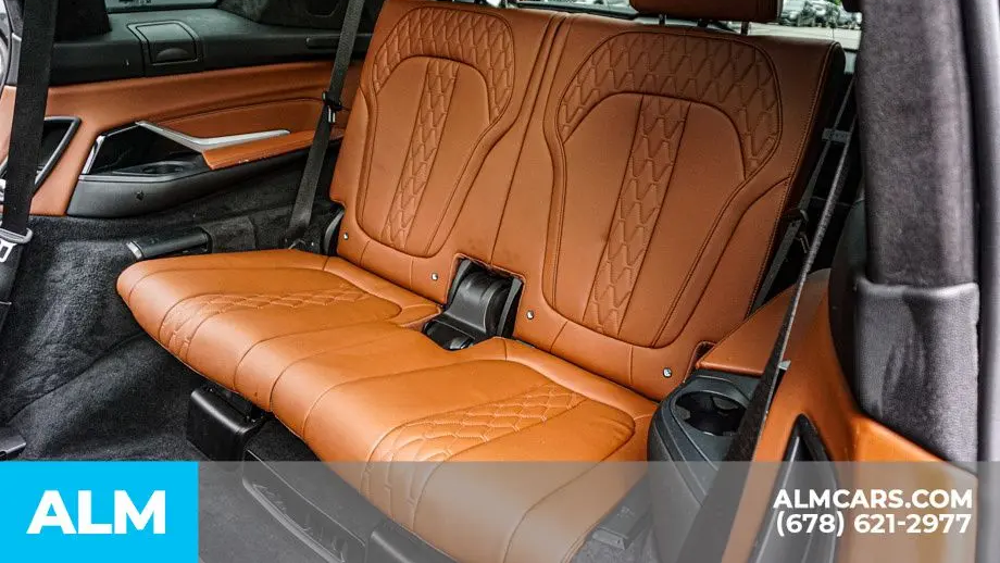 2023 BMW X7 M60i