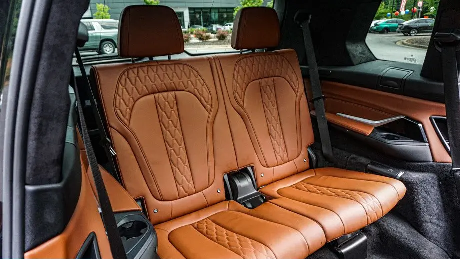2023 BMW X7 M60i