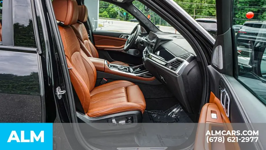 2023 BMW X7 M60i