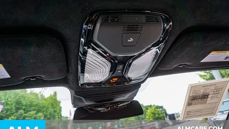 2023 BMW X7 M60i