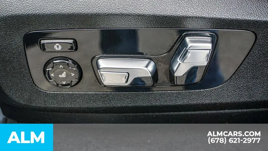 2023 BMW X7 M60i