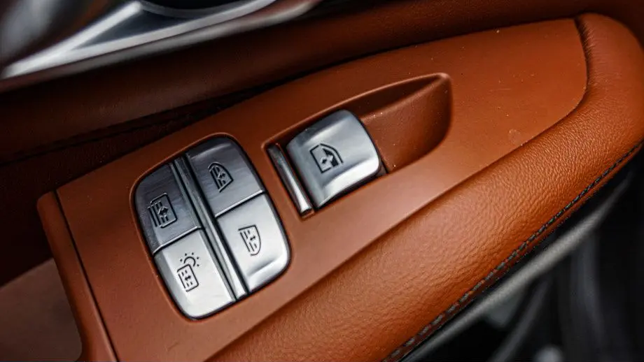 2023 BMW X7 M60i