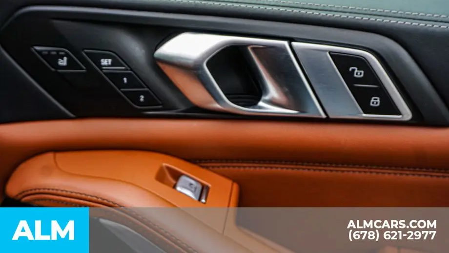 2023 BMW X7 M60i