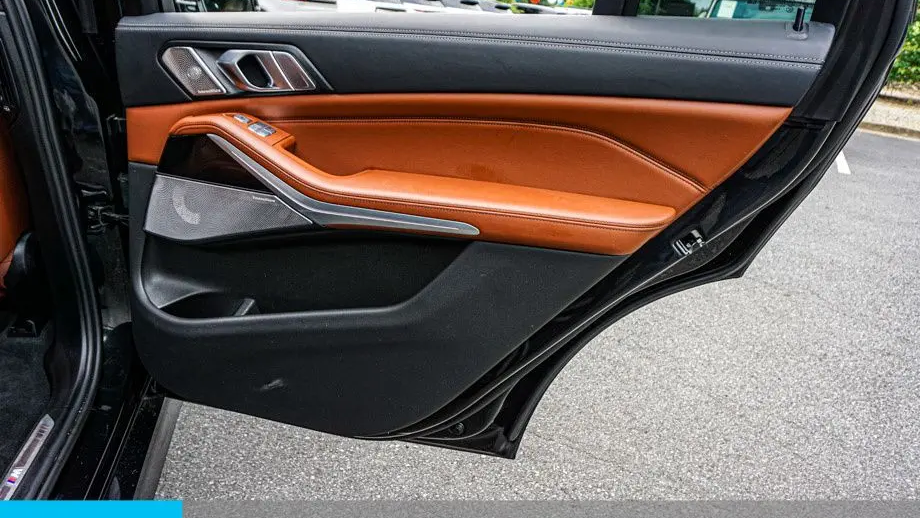2023 BMW X7 M60i