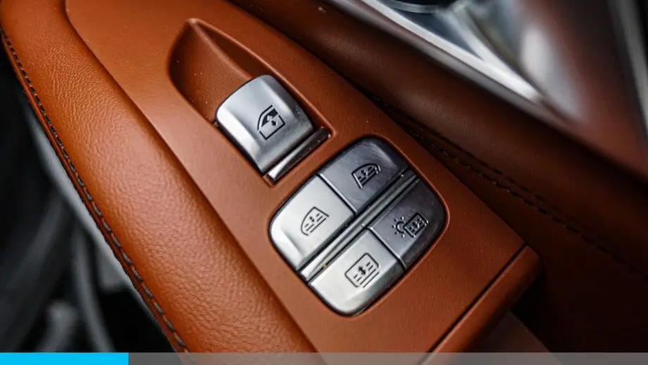 2023 BMW X7 M60i