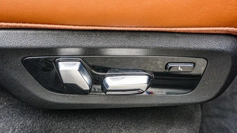 2023 BMW X7 M60i