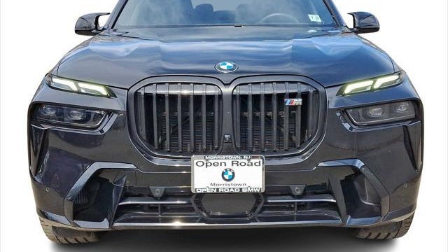 2025 BMW X7 M60i