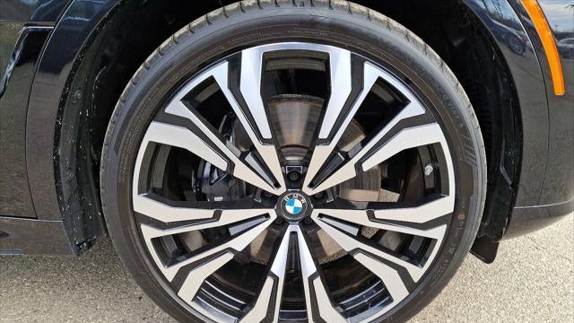 2025 BMW X7 M60i
