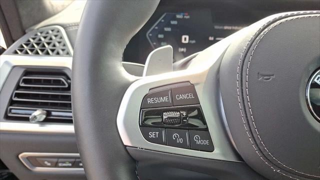2025 BMW X7 M60i