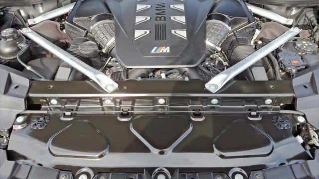 2025 BMW X7 M60i