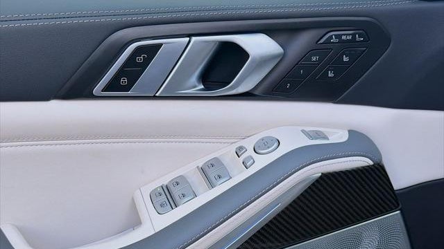 2025 BMW X7 M60i