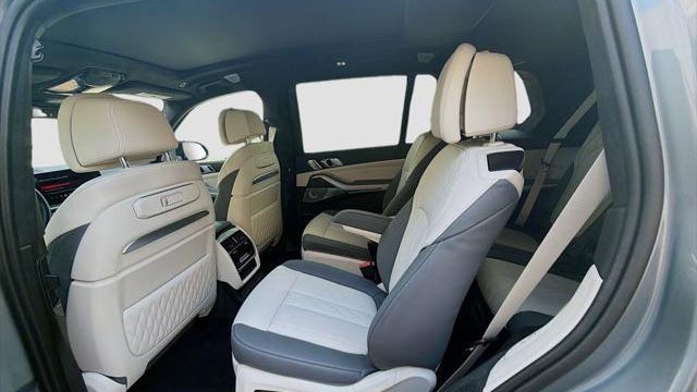 2025 BMW X7 M60i