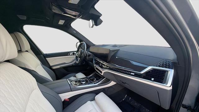 2025 BMW X7 M60i