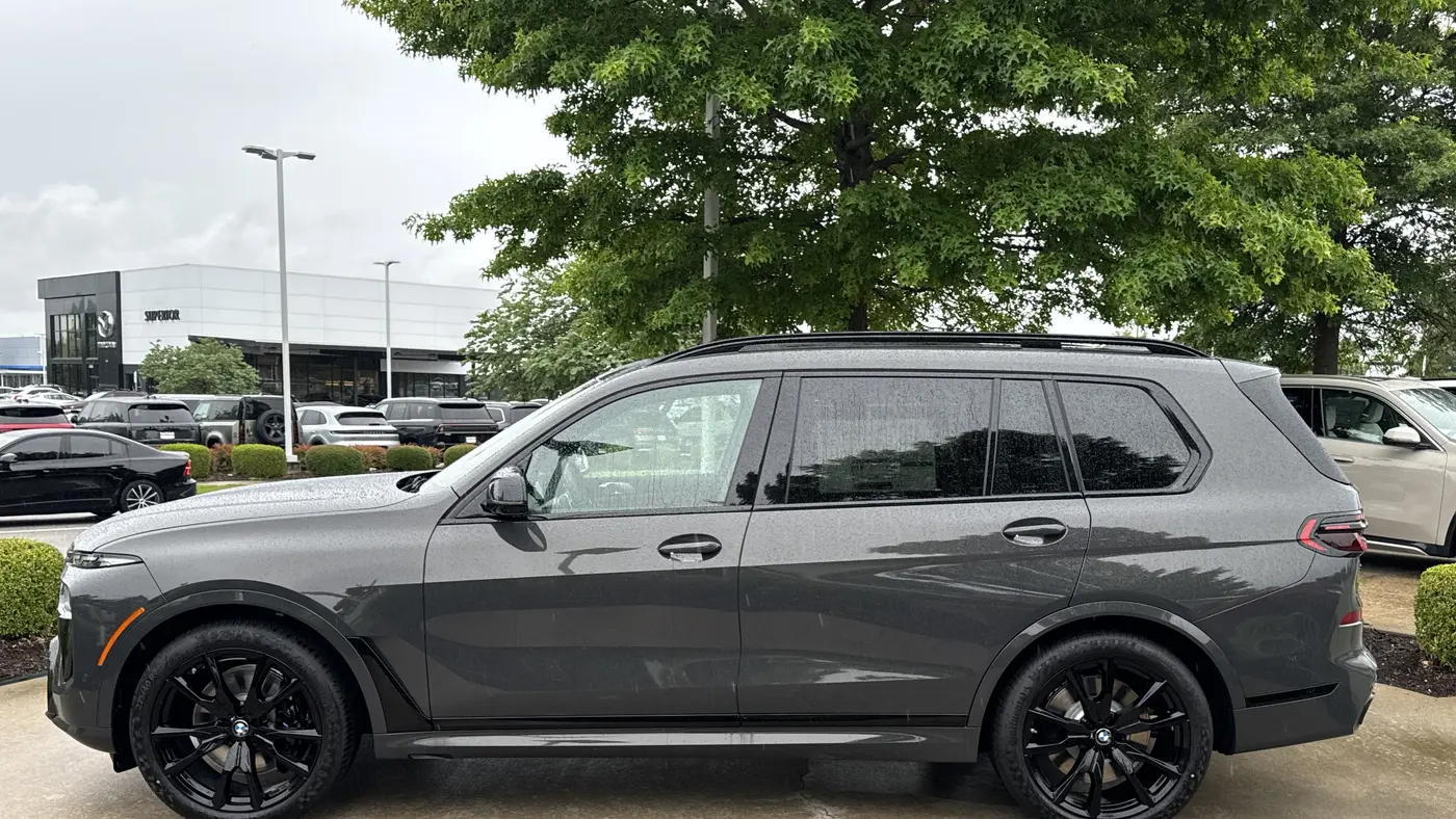 2027 BMW X7 M60i