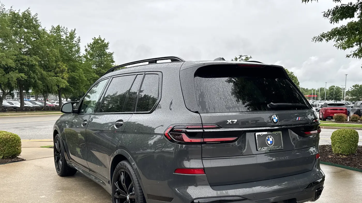 2027 BMW X7 M60i