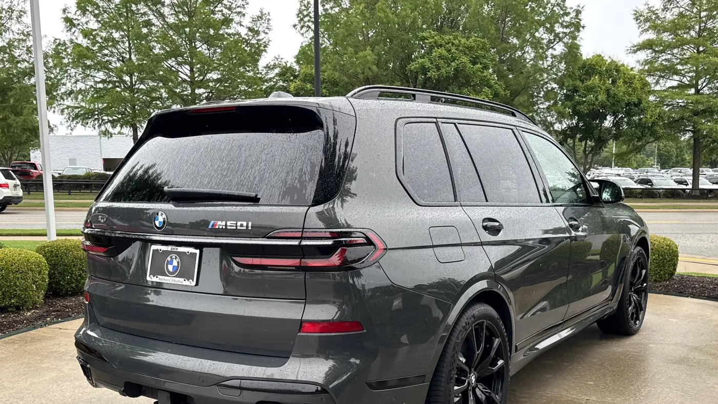2027 BMW X7 M60i