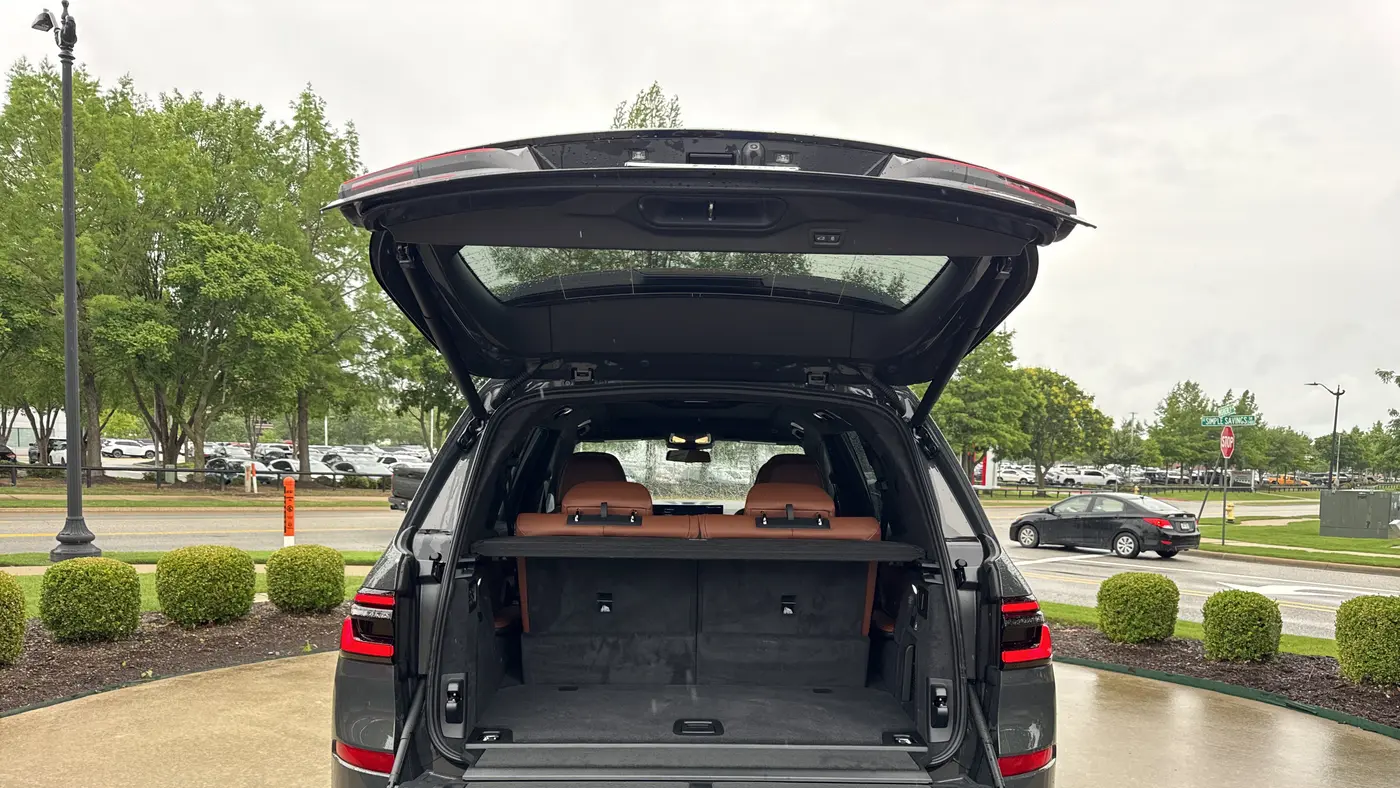 2027 BMW X7 M60i