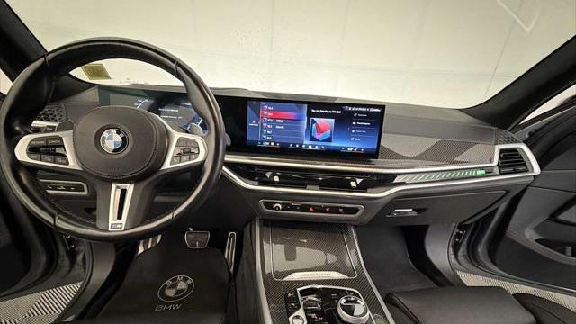 2024 BMW X7 M60i