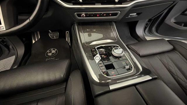 2024 BMW X7 M60i