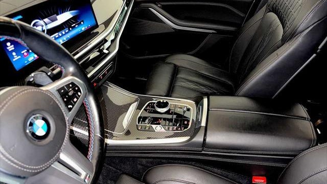 2024 BMW X7 M60i