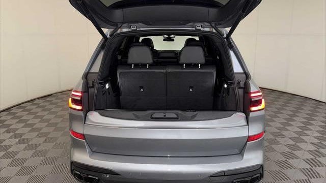 2024 BMW X7 M60i
