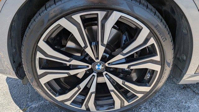 2024 BMW X7 M60i
