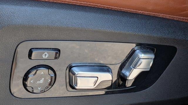 2024 BMW X7 M60i