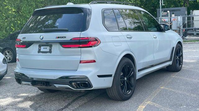 2024 BMW X7 M60i