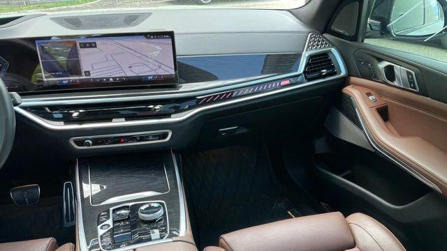 2024 BMW X7 M60i