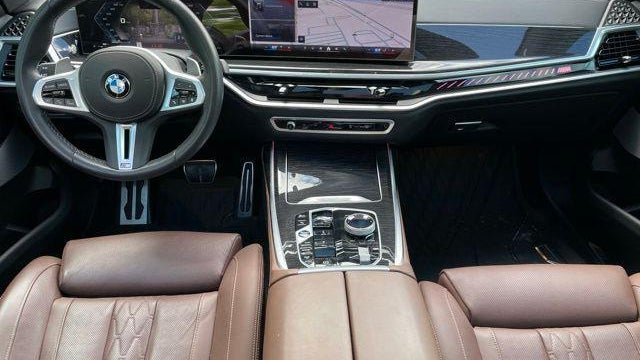 2024 BMW X7 M60i