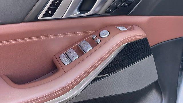 2024 BMW X7 M60i