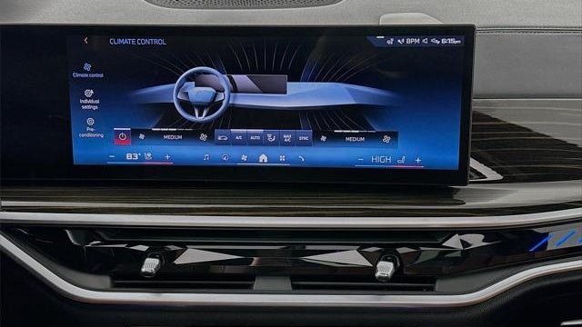 2024 BMW X7 M60i