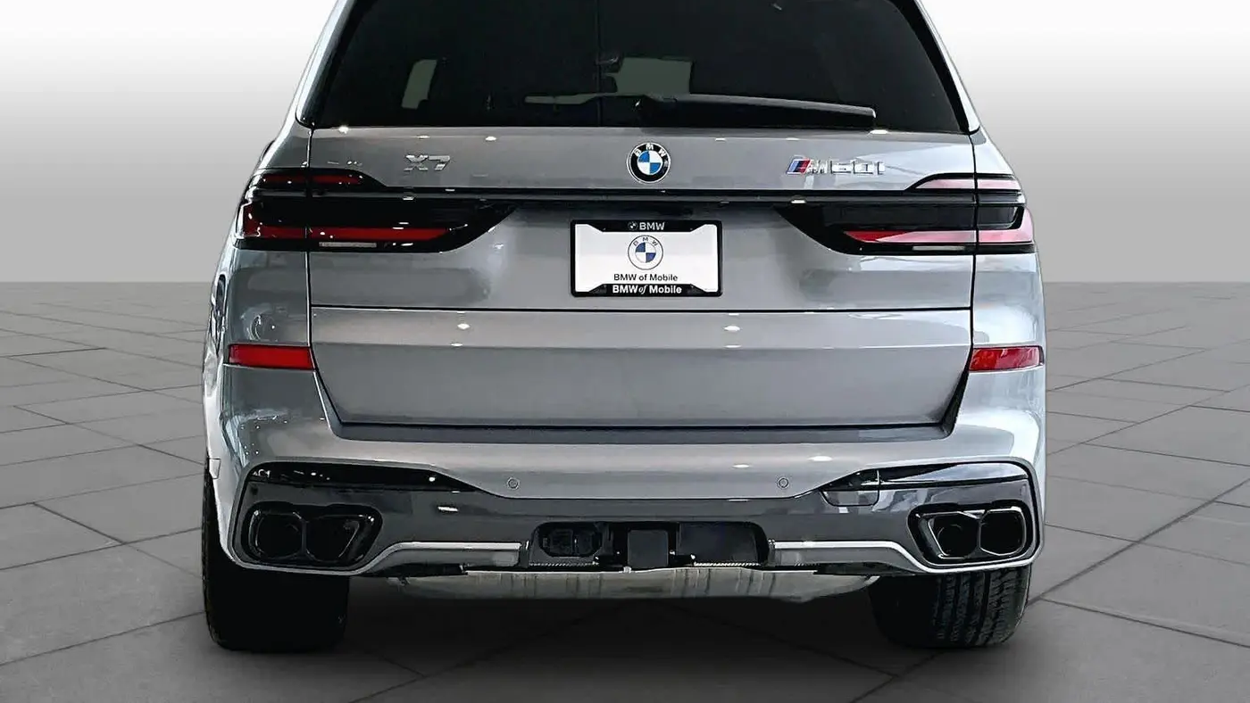2027 BMW X7 M60i