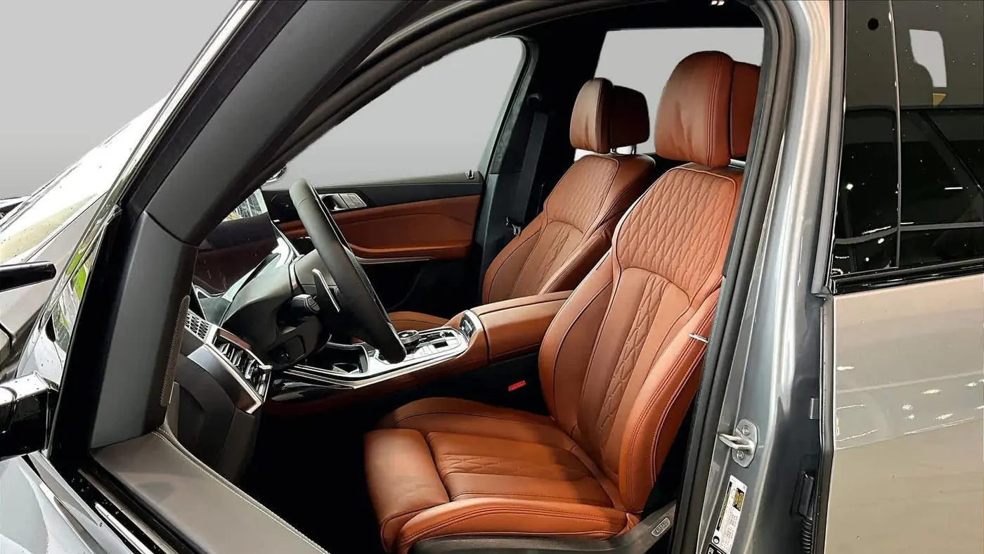 2027 BMW X7 M60i