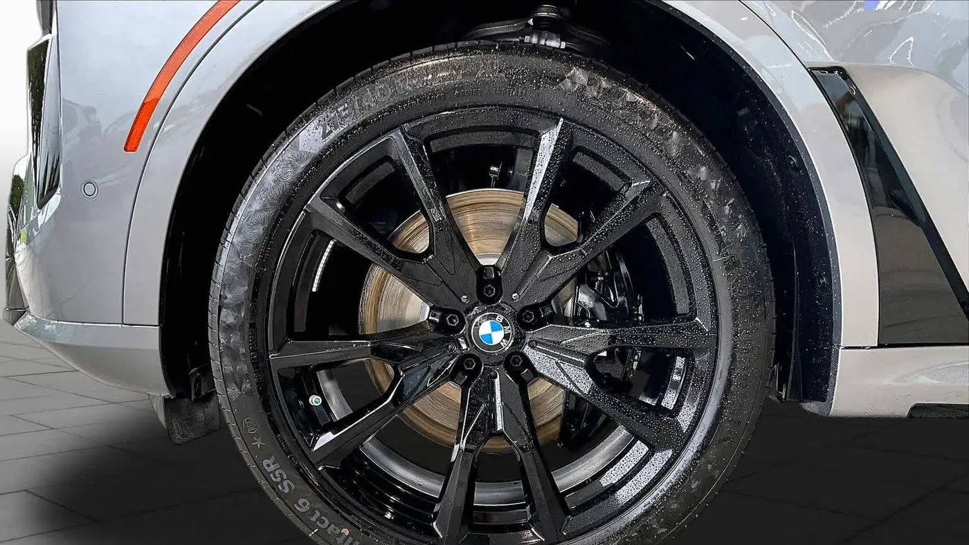 2027 BMW X7 M60i