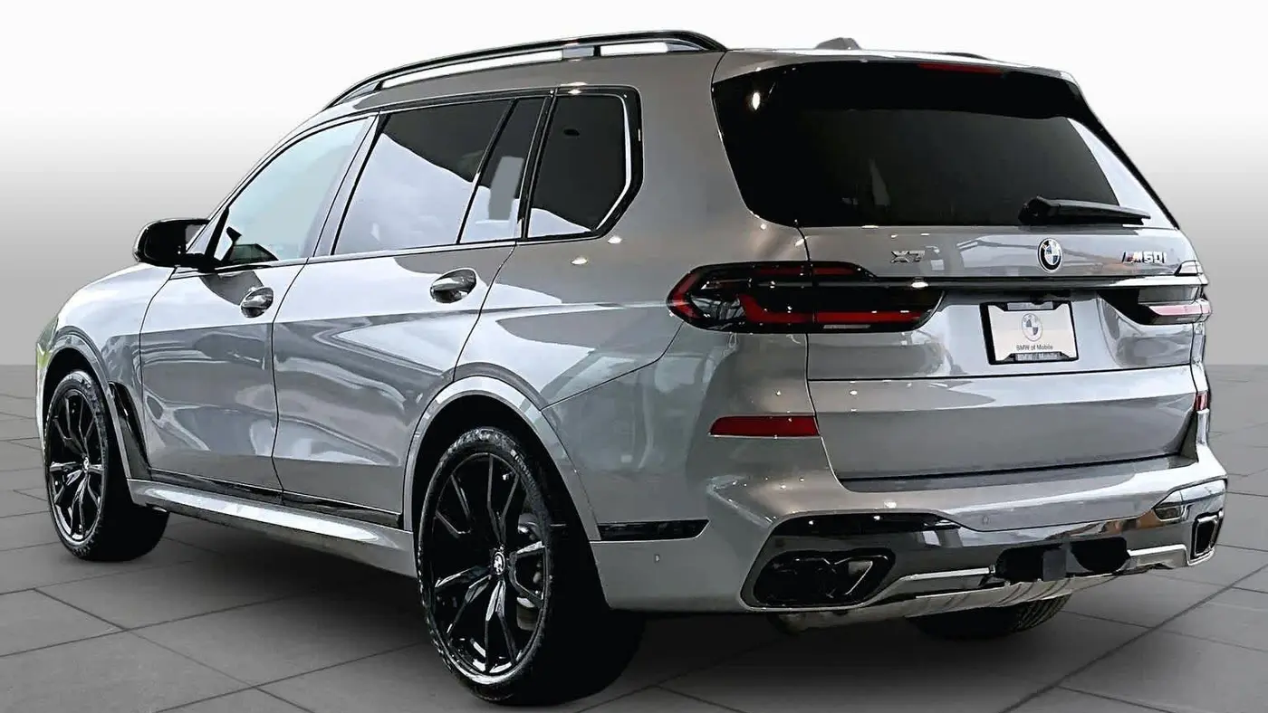 2027 BMW X7 M60i