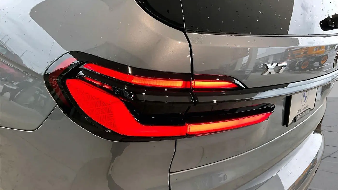 2027 BMW X7 M60i