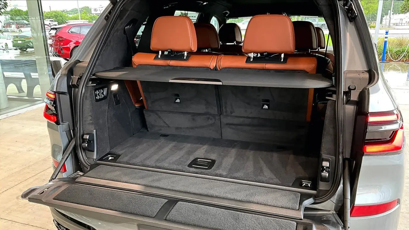 2027 BMW X7 M60i