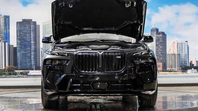 2025 BMW X7 M60i