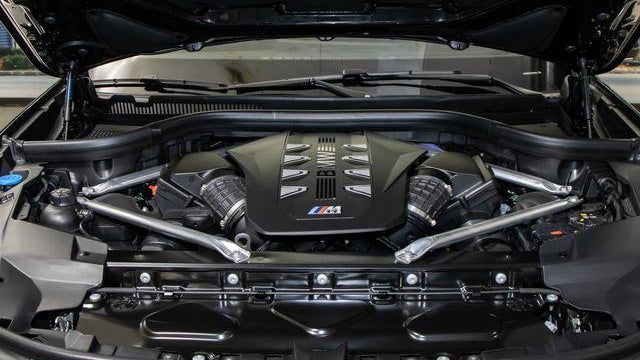 2025 BMW X7 M60i