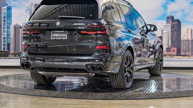 2025 BMW X7 M60i