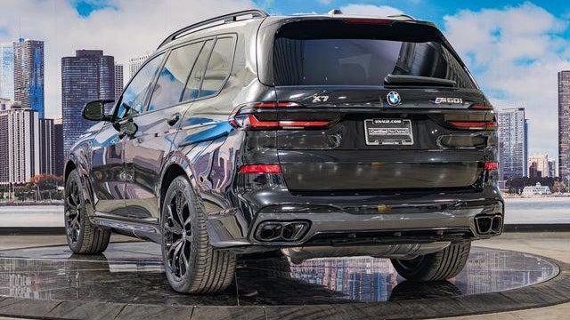 2025 BMW X7 M60i