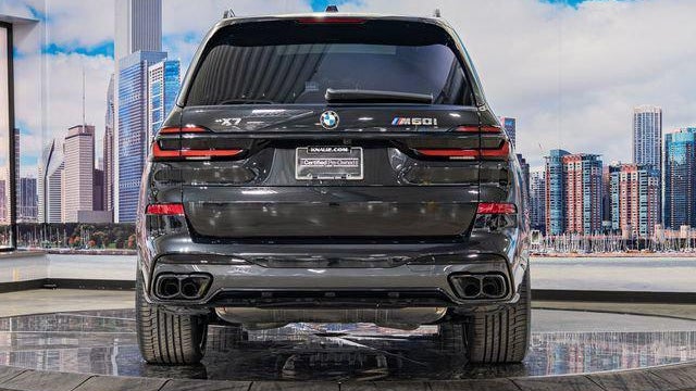 2025 BMW X7 M60i