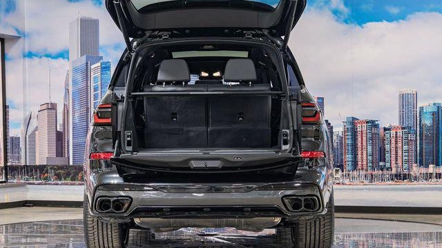 2025 BMW X7 M60i