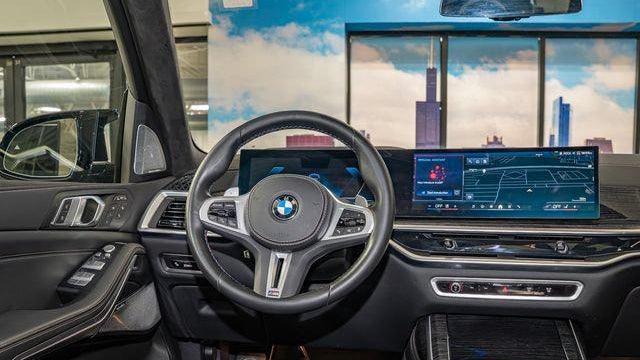 2025 BMW X7 M60i