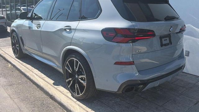 2024 BMW X5 M60i