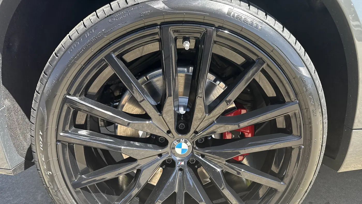 2026 BMW X5 M60i