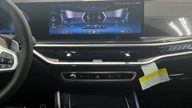 2025 BMW X5 M60i