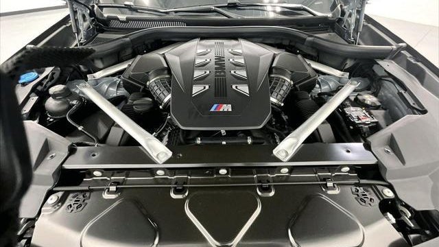 2025 BMW X5 M60i