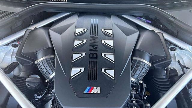 2026 BMW X5 M60i